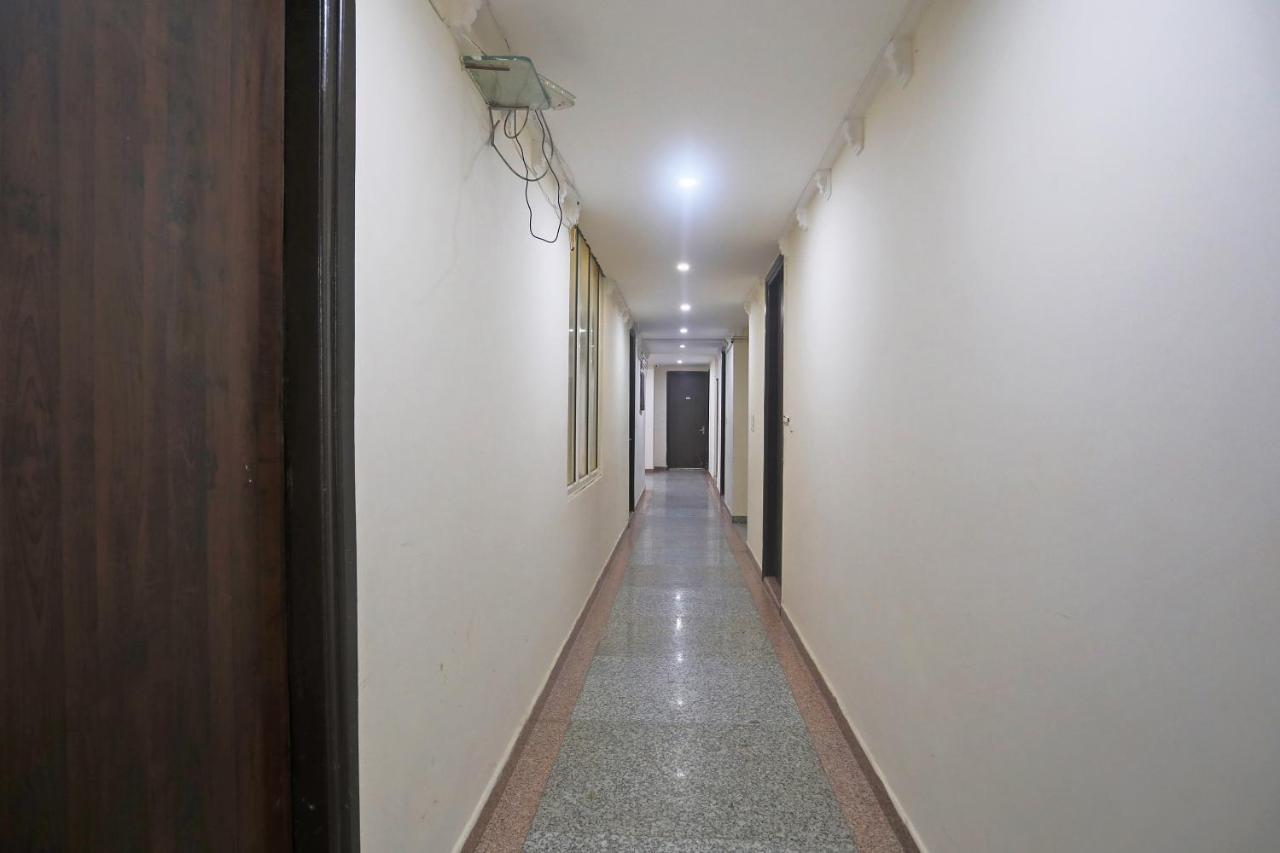 Hotel Rampal Palace Нью-Дели Экстерьер фото